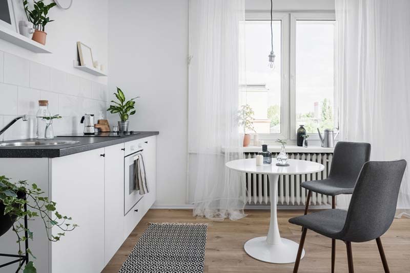 White-kitchenette-with washable kitchen rugs